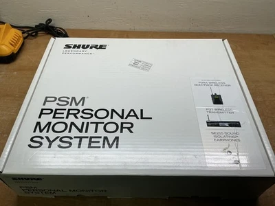 Shure PSM300 Stereo In Ear Monitor System P3TRA215CL‑H20 w/ SE215‑CL - Image 1 of 2