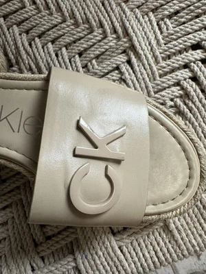 Сандалии Calvin Klein размер США 7,5 ЕС 37,5 - Изображение 1 из 2