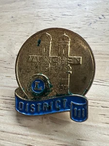 Vintage Lions Club International Munchen 1972 District 111 Pin Munich Germany - Picture 1 of 9