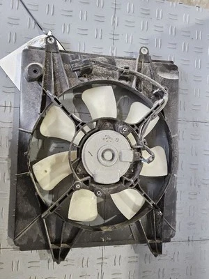 Conjunto de ventilador condensador Honda CR-V 2015-2016 2,4 L diestro Foto 1 de 4