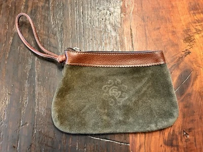 Cartera pequeña de gamuza verde suave y cuero marrón Foto 1 de 4