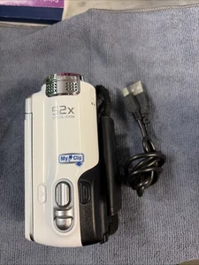 Samsung HMX-F90 Camcorder HDMI Output 52x Optical Zoom HD With USB Charger - Picture 1 of 14