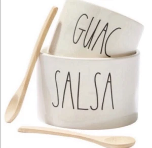 Juego de tazones de guac y salsa Rae Dunn de Magenta nuevo en caja con 2 cucharas de bambú - Imagen 1 de 3