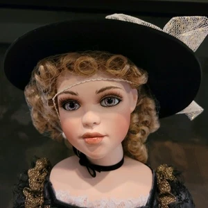 VINTAGE FEINE QUALITÄT 28" PORZELLANPUPPE TAMMY VON JAN MCLEAN EXKLUSIV FÜR IHRE - Bild 1 von 6