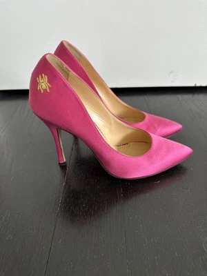 Bonito tacón Charlotte Olympia rosa satinado puntiagudo bacall Foto 1 de 4