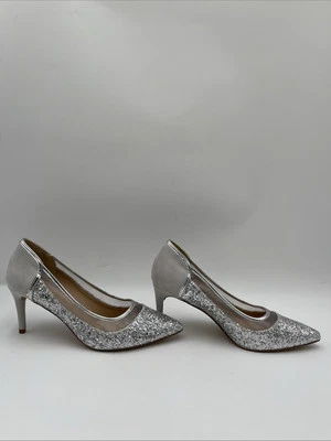 Zapatos de salón Kalani para mujer Journee Collection plateados talla 8,5 Foto 1 de 4