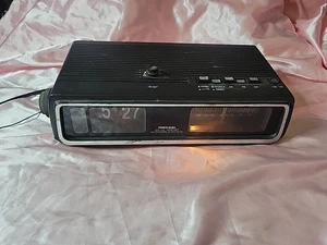 RAR Vintage Precor Flip Clock AM/FM Radio Wetter Modell 990 getestet - Bild 1 von 7