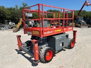 2018 Skyjack 6826 RT 26’ 4WD Rough Terrain Scissor Lift Man Platform bidadoo - Picture 1 of 12