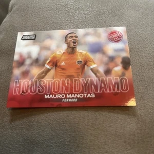 2018 Topps Stadium Club Soccer Members Only #10 Mauro Manotas 17/50 - Bild 1 von 2