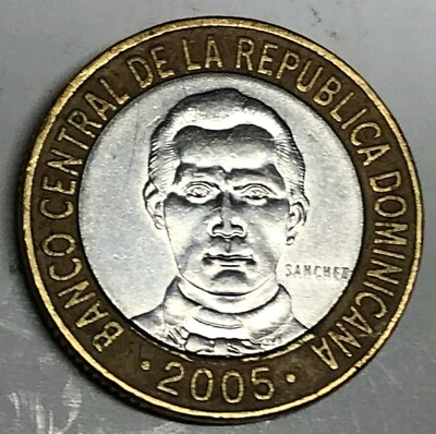 # C4466     DOMINICAN  REPUBLIC     COIN,     FIVE  PESOS   2005 - Image 1 of 2