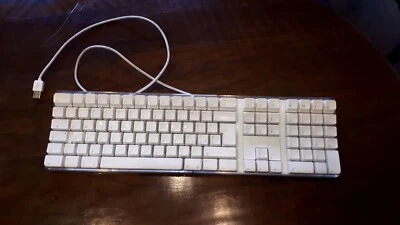 Tastiera meccanica Apple usata funzionante - layout italiano - usb - Immagine 1 di 3