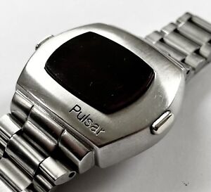 Vintage PULSAR P3 LED Date/Command Stainless Steel Case & Bracelet Watch NR