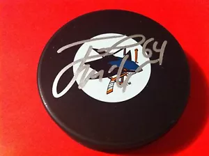 Jamie McGinn signierter Puckhalter Autogramm - Bild 1 von 1
