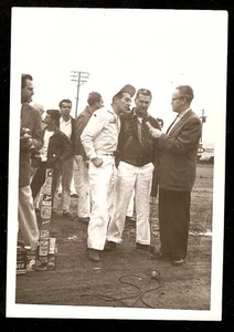 sc1 STOCK CAR Race DRIVERS Pit Crew OIL CANS Dirt Track ORIGINAL Jan 1956 Photo - Picture 1 of 1