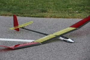 Modellino RC Element 2 - versione KIT non assemblato - aliante elettrico forte - MADE EU - Foto 1 di 12