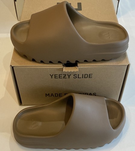 Yeezy Slide 'Core' UK 4 Nuovo con scatola ✅