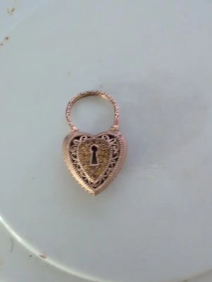 Colgante/dije coleccionable Dallas Prince 14kt Foto 1 de 4