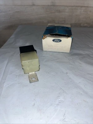 NOS 1981 1982 Ford Escort EXP LN7 Air Conditioning Relay E1FZ-19D572-C - Image 1 of 2