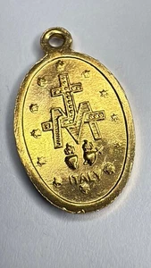 Medalla ovalada vintage (colgante, encanto) tono dorado aluminio Virgen María - Imagen 1 de 16