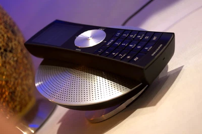 Altavoz Beocom 5 Bang and Olufsen B&O teléfono residencial fijo negro VOIP (886) Foto 1 de 4