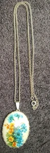 Vintage Teal Orange Gold Green Floral Porcelain Pendant Gold Tone Chain Necklace - Picture 1 of 3