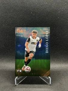 2024-25 Panini Seleziona La Liga Calcio Diego Lopez SP Impressioni Artistiche Card - Foto 1 di 2