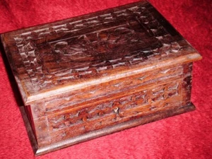 Handgeschnitzte Holzkiste mit Vogelmotiv auf Deckel 7" x 5" - Bild 1 von 5