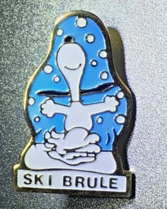 Vintage 1958 Peanuts Ski Brule Pin signiert Schulz, Emaille blau weiß Schnee 10K GP - Bild 1 von 5
