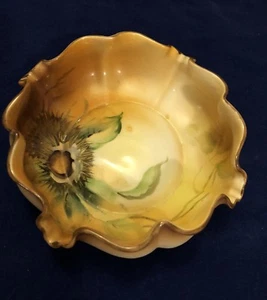 Antique Hand Painted Nippon Ruffled Edge Dish Green Wreath Backstamp Green M - Picture 1 of 7