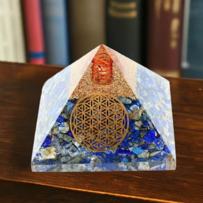 Lapis-Lazuli-Orgonit-Pyramide „Blume des Lebens“ – Harmonie und Kraft in P - Bild 1 von 3