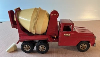 Tonka Toys 复古压钢水泥搅拌机红色玩具卡车 #620 — 第 1/4 张图片