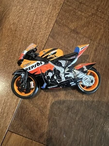Nicky Hayden. Honda RC212V. Repsol Honda Team. MotoGP 2007. Minichamps 1/12. - Picture 1 of 2