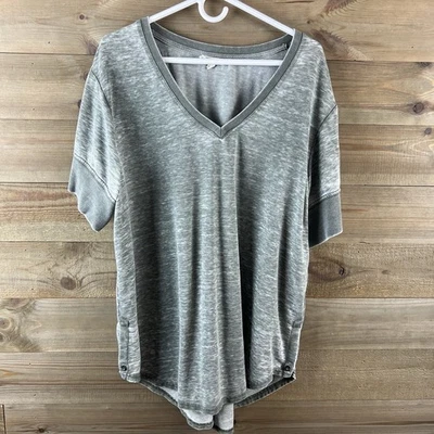 Camisa Jane And Delancy para mujer manga corta cuello en V detalle de botones gris jaspeado 1X Foto 1 de 4