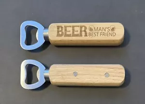 Apribottiglie in legno inciso BIRRA uomo migliore amico NUOVO! - Foto 1 di 1