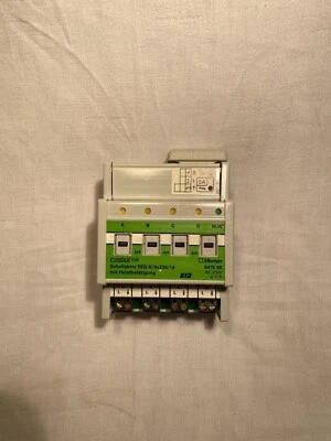 Merten Instabus EIB Schaltaktor REG-K/4x230/16 mit Handhalterung Art.Nr. 647590 - Bild 1 von 4