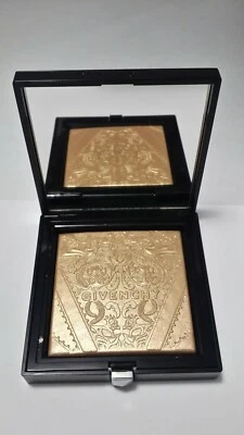 GIVENCHY Teint Couture SHIMMER Powder COLOR: 02 Shimmery Gold FACE HIGHLIGHTER - Image 1 of 3