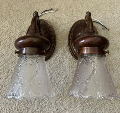 VINTAGE PAIR OF WALL SCONCES, BROWN W/DECORATIVE ETCHED GLASS GLOBES - Image 1 of 4