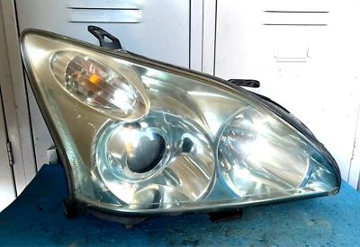 OEM 04/03-11/05 LEXUS RX SERIES, RX330, MCU38R, RIGHT HEADLAMP/ HEADLIGHT, XENON - image 1 of 4