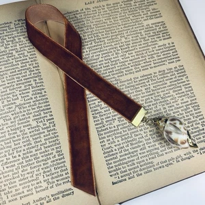 Handmade Velvet Bookmark Repurposed Vintage Jewelry One of a Kind Bookish Gift - Imagen 1 de 3
