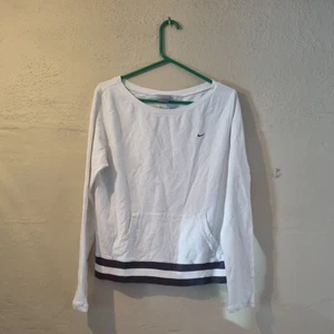 Nike Athletics Women's White Jumper Size 16-18, Pullover, Sweatshirt - Picture 1 of 3
