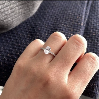 💍 Кольцо из чистого серебра S925 — овальный центральный камень 1,5 карата - Изображение 1 из 4