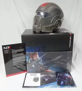 Casco Mass Effect Legendary Cache Life Size N7 videogioco da collezione NO GIOCO - Foto 1 di 22