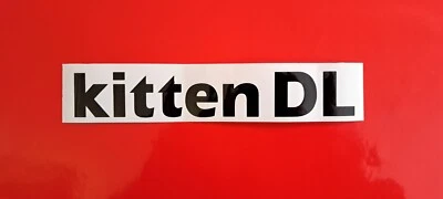 Insignia gráfica calcomanía trasera Reliant Kitten DL *NUEVO ARTÍCULO A DIMENSIONES ORIGINALES* - Imagen 1 de 2