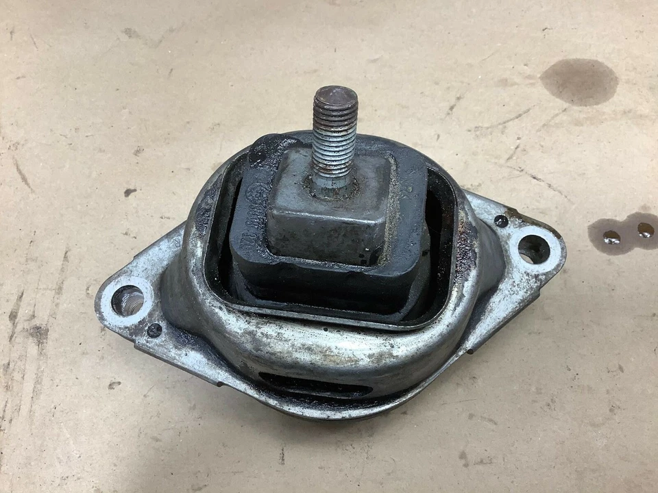 Land Rover Range Rover 2004 lado del pasajero delantero derecho motor montaje OEM+ Foto 1 de 4