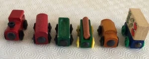 HOLZEISENBAHN 1 x Motoren, 5 x Cargo BRIO KOMPATIBEL PORTOFREI - Bild 1 von 4
