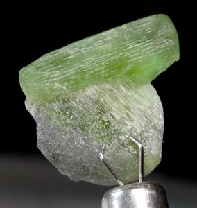 16 CARATS NATURAL PERIDOTE CRYSTAL FROM PAKISTAN,(SA-45), - Picture 1 of 8