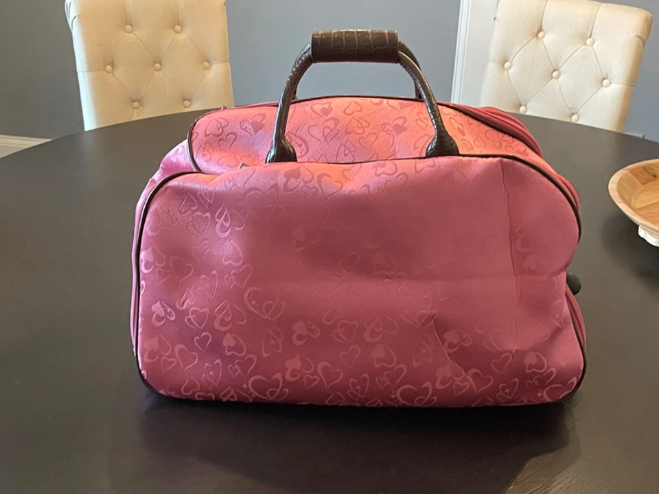 Diane von Furstenberg ночь дорожная сумка с колесиками розовый и черный сердце багажа - Изображение 1 из 4