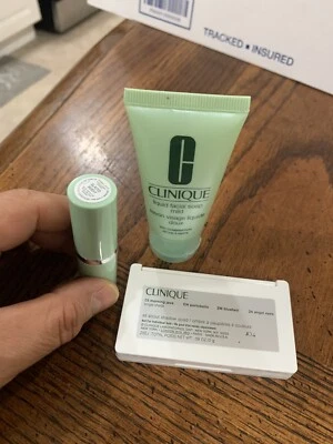 3-PIECE CLINIQUE BUNDLE MIX  SET - Image 1 of 4