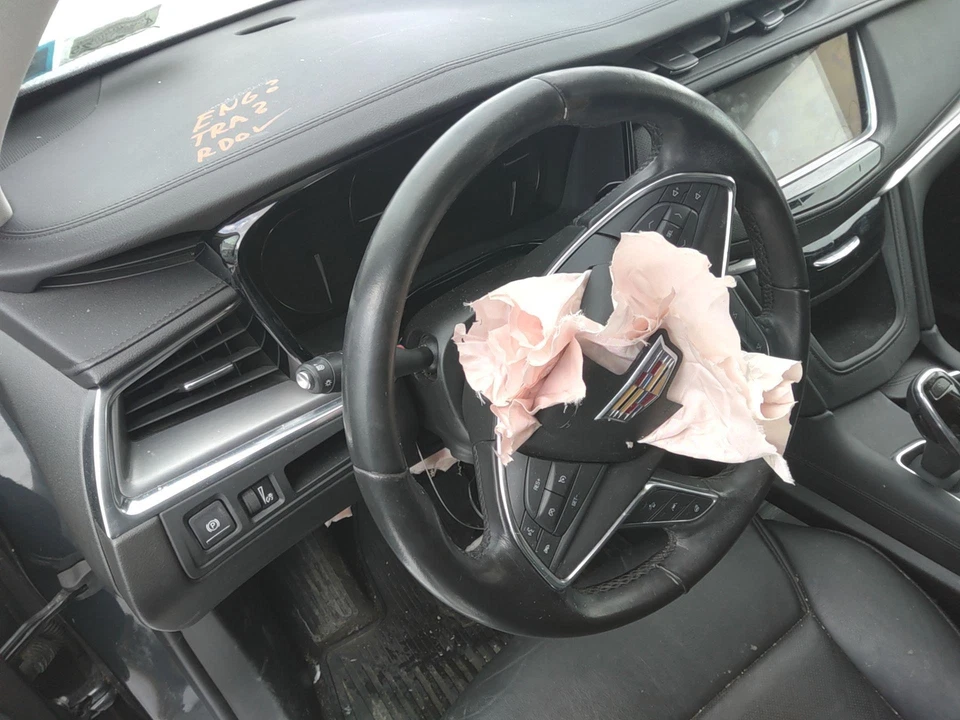 19 CADILLAC XT5 Steering Wheel jet Black H2x - Image 1 of 1