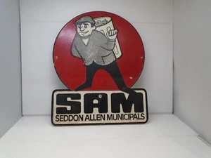 A SEDDON ALLEN MUNICIPALS SAM DUSTBIN badge - Picture 1 of 4